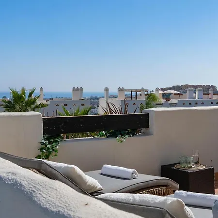 Geweldig Met Ruim Terras En Zeezicht Estepona